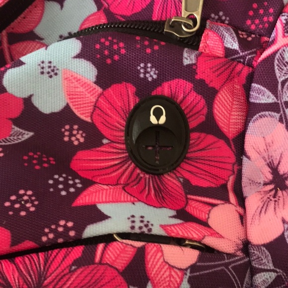 Floral Waterfly sling bag - Picture 7 of 13